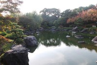 Dana operasional taman berasal dari APBD Kota Sakai dan biaya tiket. Tiket masuk untuk dewasa 200 Yen (Rp 20 ribu-an) dan anak-anak separuhnya. Untuk orang di atas 60 tahun, gratis (Hany/detikTravel)