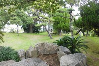 Kini, gunung ini tiap Senin dan Kamis didaki para warga usia lanjut dari komunitas Ohama Koen Walk. Mereka menikmati taman di puncak gunung setelah berjalan kaki sekitar 2 km (Hany/detikTravel)