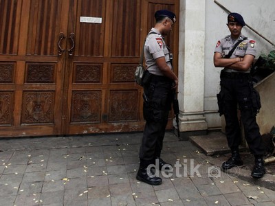 Polisi Jaga Ketat Rumah Anas