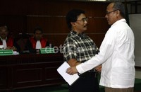 Adhyaksa bersalaman dengan Deddy Kusdinar. Lamhot Aritonang/detikFoto.
