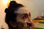 Melihat Persiapan Pertunjukkan Teater Koma