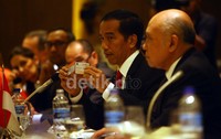 Jokowi akan menyampaikan keluhan-keluhan padatnya bandara dari para dubes ke pemerintah pusat.