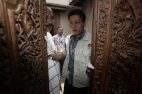 KPK menggeledah rumah Anas Urbaningrum terkait proses penyidikan kasus Hambalang untuk tersangka Machfud Suroso yang juga Dirut PT Dutasari Citralaras. Attiyah pernah duduk sebagai komisaris di perusahaan itu.