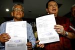 Beberapa Mantan Calon Bupati Jenguk Akil Mochtar