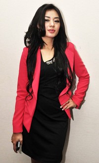 Anggun mengaku pernah didekati Enji. Saat itu, Enji telah bertunangan dengan Ayu. (noel/detikhot)