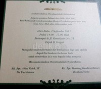 Saya dengan keluarga memang sudah rencana awalnya di rumah semua pada tanggal 4 September dan acaranya di rumah. Kita juga nggak minta di gedung atau hotel mewah juga, ujar Ayu.