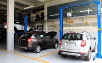 Diler ini juga hadir dengan 12 service stall yang dilengkapi dengan peralatan dengan standarisasi international GM sehingga semakin mempermudah pemilik Chevrolet untuk melakukan perawatan kendaraannya.