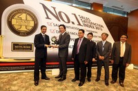 PT Krama Yudha Tiga Berlian Motors meraih penghargaan No. 1 untuk Sales Satisfaction Index 2013 dari J.D. Power Asia Pasific. (dok Mitsubishi).
