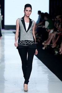 Jakarta, Indonesia - 21 Oktober. Ardistia Dwiasri JUARA. Jakarta Fashion Week 2014 at Senayan City. 21 Oktober 2013. Jakarta. [Foto: Mohammad Abduh/Wolipop]