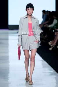 Jakarta, Indonesia - 21 Oktober. Ardistia Dwiasri JUARA. Jakarta Fashion Week 2014 at Senayan City. 21 Oktober 2013. Jakarta. [Foto: Mohammad Abduh/Wolipop]