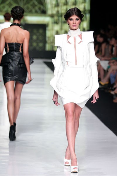 Jakarta, Indonesia - 21 Oktober. Ivon Limadhy Libery Fatali. Jakarta Fashion Week 2014 at Senayan City. 21 Oktober 2013. Jakarta. [Foto: Mohammad Abduh/Wolipop]