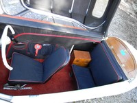     Messerschmitt KR200 dirancang oleh insinyur pesawat terbang, Fritz Fend. Dimana mobil klasik ini didukung oleh mesin 1991 cc air cooled single cylinder, 2 stroke dan mulai diproduksi pada 1955.