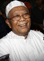 Hilmi Aminuddin Diperiksa 4 Jam