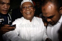 Hilmi diperiksa selama empat jam dalam kasus dugaan suap impor daging dengan tersangka Maria Elisabeth Liman. Lamhot Aritonang/detikFoto.