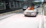 Mercedes Terbakar di Kuningan