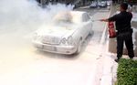 Mercedes Terbakar di Kuningan