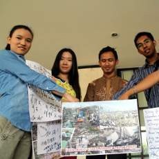 Mahasiswa Asing di Surabaya Galang Dana untuk Korban Topan Haiyan