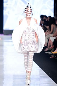 Jakarta, Indonesia - 21 Oktober. Daniel Lagrace Diamond Dust. Jakarta Fashion Week 2014 at Senayan City. 21 Oktober 2013. Jakarta. [Foto: Mohammad Abduh/Wolipop]