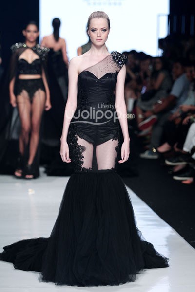 Jakarta, Indonesia - 21 Oktober. Gracia Shinta Femme Fatale. My Project Runway. Jakarta Fashion Week 2014 at Senayan City. 21 Oktober 2013. Jakarta. [Foto: Mohammad Abduh/Wolipop]