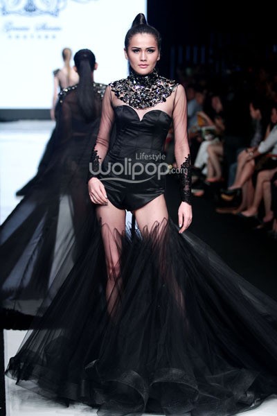 Jakarta, Indonesia - 21 Oktober. Gracia Shinta Femme Fatale. My Project Runway. Jakarta Fashion Week 2014 at Senayan City. 21 Oktober 2013. Jakarta. [Foto: Mohammad Abduh/Wolipop]