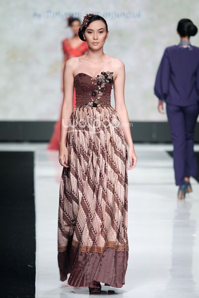 Jakarta, Indonesia - 21 Oktober. Tongam Simanjuntak ABIT Couture. My Project Runway. Jakarta Fashion Week 2014 at Senayan City. 21 Oktober 2013. Jakarta. [Foto: Mohammad Abduh/Wolipop]