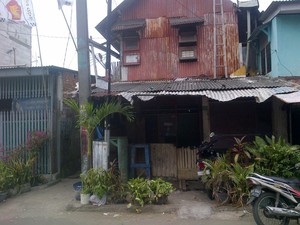Berdinding Seng, Ini Rumah Sederhana Daivi Pencetus Busway Kick
