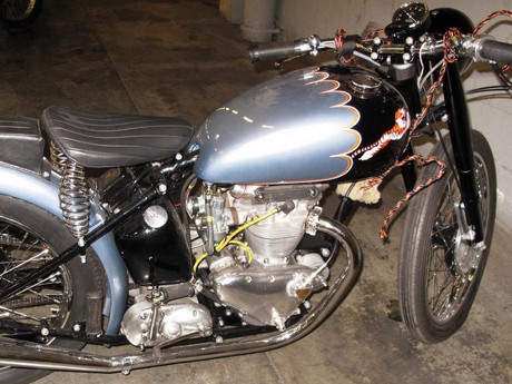 Kakek Bertemu Lagi dengan Motor Setelah 46 Tahun Hilang Dicuri