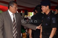 Hadir dalam acara itu mantan Kapolri Sutanto.