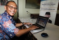 Pramono Edhie meluncurkan website pribadinya di Media Center Pramono Edhie Wibowo, Jl Diponegoro No 43, Jakarta Pusat, Kamis (14/11/2013).