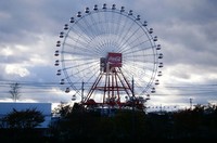 Bianglala berukuran besar ini terpasang di dekat sirkuit Suzuka. Ukurannya yang besar menjadikan bianglala ini bisa terlihat dari jauh dan merupakan salah satu landmark di sirkuit ini.