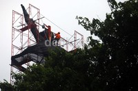 Perawatan secara berkala dilakukan untuk menjaga patung tetap bersih.