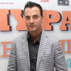 Tommy Page Minta Penonton di Jakarta Siapkan Dada untuk Bersandar