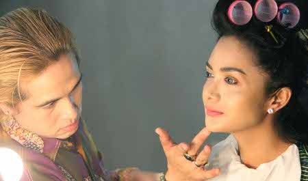 Mengintip Krisdayanti Make-up Jelang Launching Album The Best