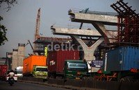 Proyek yang menelan biaya triliyunan rupiah ini diprediksi akan selesai pada awal tahun 2015.