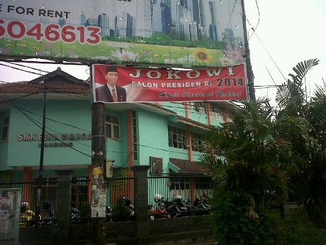 Spanduk Ilegal Jokowi Calon Presiden RI 2014 di Bandung Sudah Dicopot