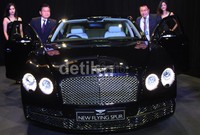 New Flying Spur hadir dengan mengombinasikan gaya tradisional Bentley yang sportif dan detail yang kontemporer.