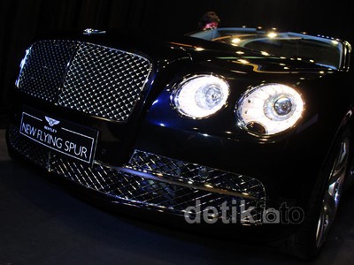 Sedan Terkuat Bentley Diluncurkan di Indonesia