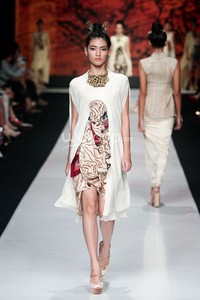 Jakarta, Indonesia - 21 Oktober. Era Soekamto The 1421. Jakarta Fashion Week 2014 at Senayan City, 21 Oktober 2013. Jakarta. [Foto: Mohammad Abduh/Wolipop]