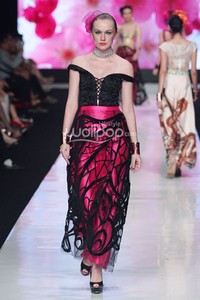 Jakarta, Indonesia - 21 Oktober. Kanaya Tabitha Globalination. Jakarta Fashion Week 2014 at Senayan City. 21 Oktober 2013. Jakarta. [Foto: Mohammad Abduh/Wolipop]