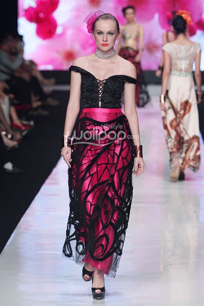 Jakarta, Indonesia - 21 Oktober. Kanaya Tabitha Globalination. Jakarta Fashion Week 2014 at Senayan City. 21 Oktober 2013. Jakarta. [Foto: Mohammad Abduh/Wolipop]