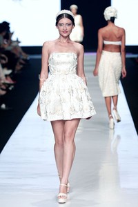 Jakarta, Indonesia - 21 Oktober. Barli Asmara Royal Embroidery. Jakarta Fashion Week 2014 at Senayan City. 21 Oktober 2013. Jakarta. [Foto: Mohammad Abduh/Wolipop]