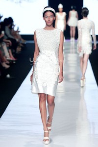 Jakarta, Indonesia - 21 Oktober. Barli Asmara Royal Embroidery. Jakarta Fashion Week 2014 at Senayan City. 21 Oktober 2013. Jakarta. [Foto: Mohammad Abduh/Wolipop]