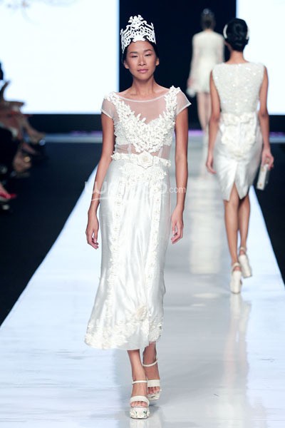 Jakarta, Indonesia - 21 Oktober. Barli Asmara Royal Embroidery. Jakarta Fashion Week 2014 at Senayan City. 21 Oktober 2013. Jakarta. [Foto: Mohammad Abduh/Wolipop]