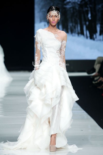 Jakarta, Indonesia - 21 Oktober. Sisca Tjong Neo mythologizm. ESMOD Jakarta. Jakarta Fashion Week 2014 at Senayan City. 21 Oktober 2013. Jakarta. [Foto: Mohammad Abduh/Wolipop]