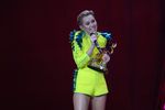 Miley Cyrus Ngejreng di Panggung Bambi Awards