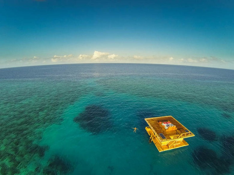 Inilah The Underwater Room yang mengambang di Samudera Hindia (Jesper Anhede/The Manta Resort/anhede.se) Inilah The Underwater Room yang mengambang di Samudera Hindia (Jesper Anhede/The Manta Resort/anhede.se)