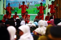 Acara ini diisi dengan marawis dari Kecamatan Tambora.