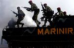 Atraksi Beladiri Meriahkan HUT Marinir