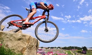 Menikmati Adrenalin Dengan Gowes ke Gunung
