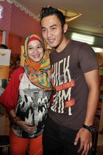 Okie Agustina Hamil 6 Bulan